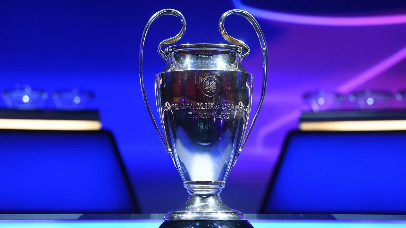 36 equipos luchan por conquistar el trofeo más importante de la UEFA: Champions League.