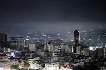 Vista nocturna de Caracas tomada