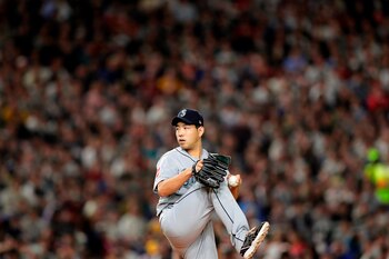 El lanzador japonés Yusei Kikuchi,