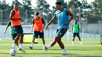 12/08/2026 El centrocampista inglés Jude Bellingham durante la sesión de entrenamiento.
DEPORTES
REAL MADRID