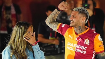 Las dos tentadoras ofertas que recibió Mauro Icardi: la chance de un encendido clásico con Messi