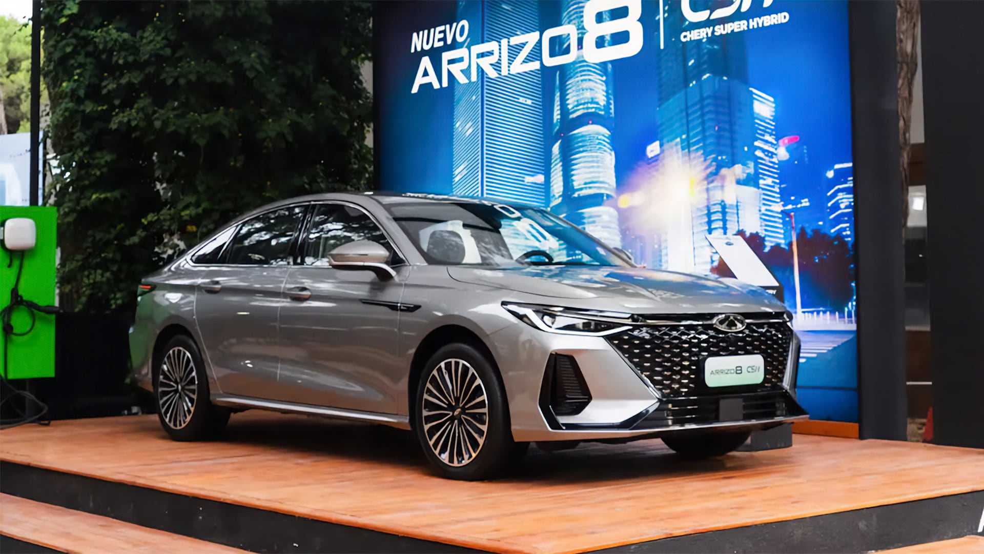 El Chery Arrizo 8 CSH se destaca por ser el único sedán PHEV entre tantos SUV con esta tecnología.