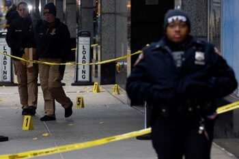 En el lugar de los hechos fueron recuperados varios casquillos. (.REUTERS/Shannon Stapleton)