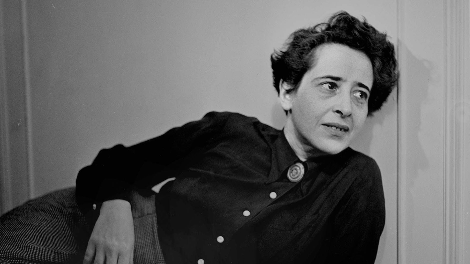 Hannah Arendt, filósofa germano-estadounidense: “Ningún ser humano tiene el derecho de obedecer” (Foto: Fred Stein)