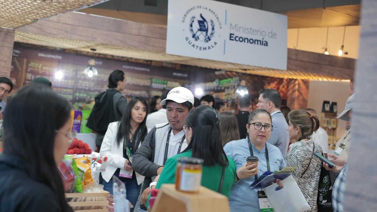 Más de una decena de empresas nacionales lograron acuerdos comerciales de alto valor. Productos innovadores y demanda internacional marcan una nueva etapa para el sector agrícola del país (Foto cortesía Ministerio de Economía)