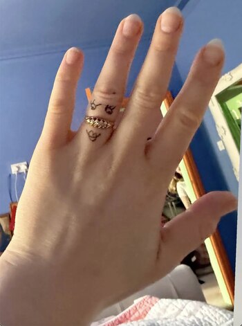 Jessie Cave presumió el anillo que Alfie Brown le dio. (Instagram)