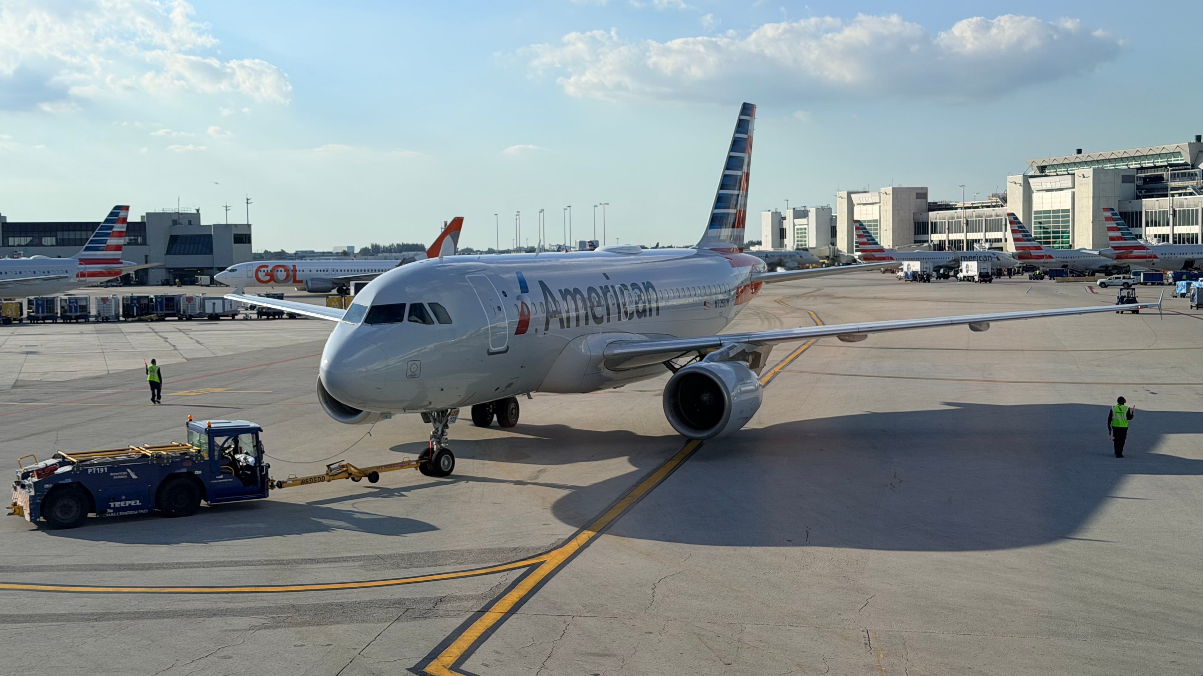 El vuelo 308 de American abortó el despegue en el Aeropuerto Internacional de Miami cuando otro avión ingresó en la misma pista (Opy Morales)