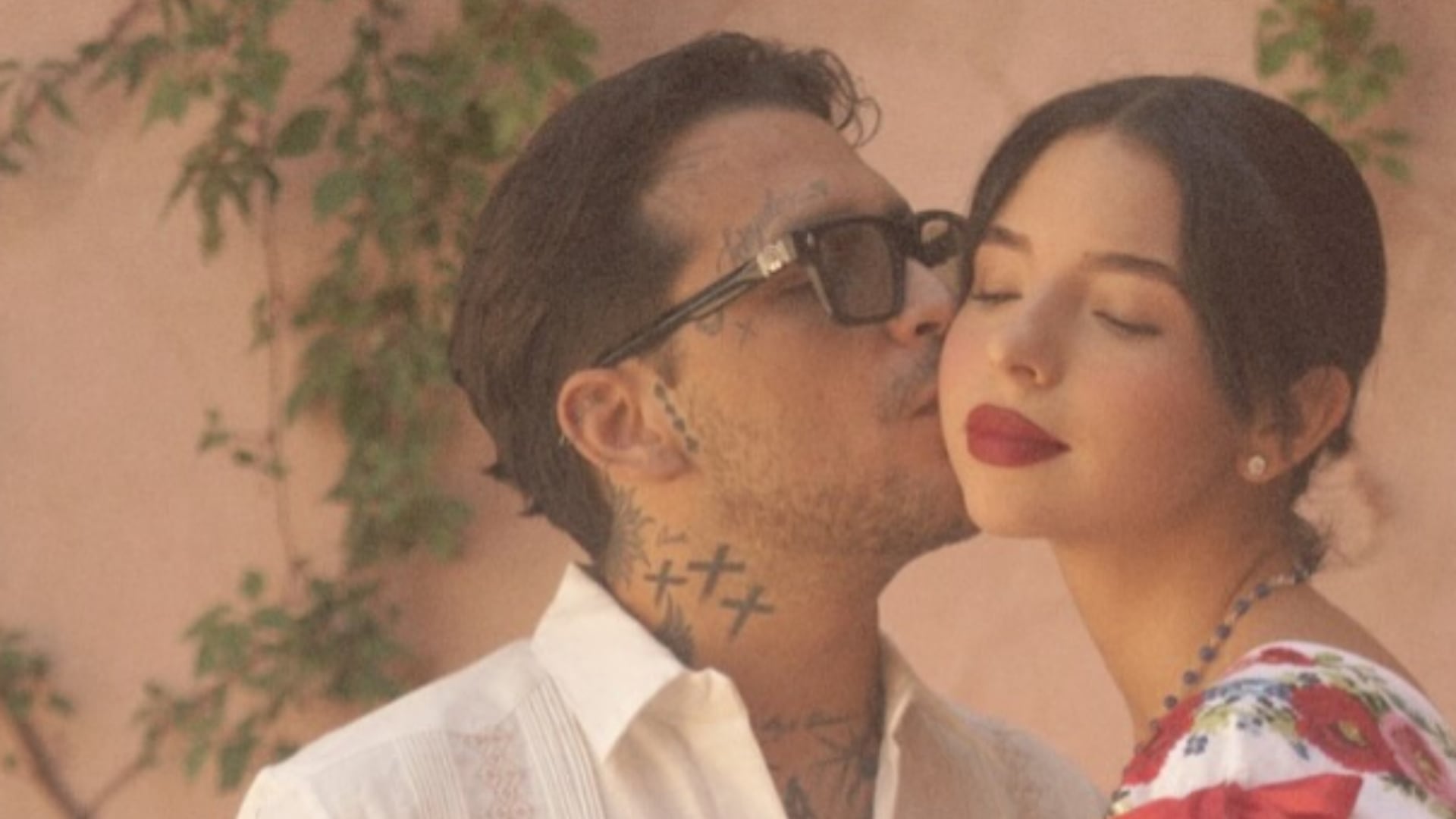 Ángela Aguilar y Christian Nodal comparten fotos inéditas de su casa en México: “Paisajes que abrazan la vida”