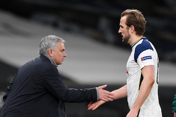 José Mourinho y Harry Kane. (REUTERS/Toby Melville)