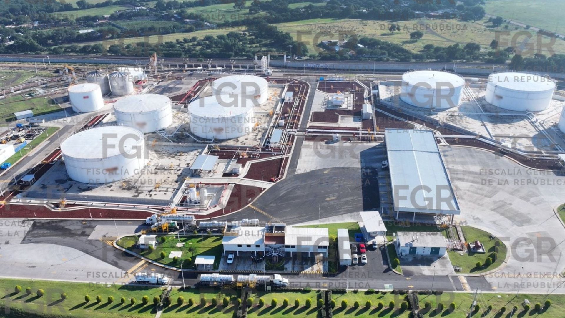 La Fiscalía General de la República (FGR) reconstruyó la investigación que llevó al aseguramiento de más de 59 millones de litros de hidrocarburo en Guanajuato.