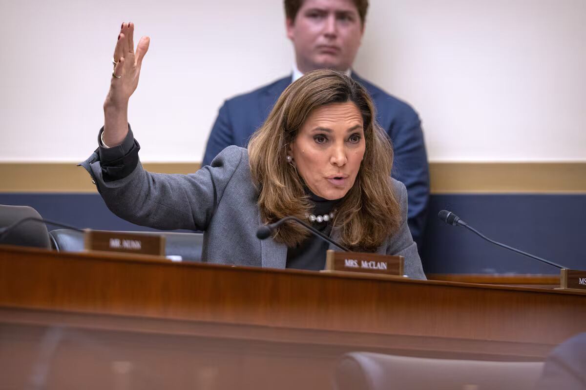 La congresista republicana María Elvira Salazar manifestó preocupación por el alcance del proyecto portuario. Foto: AP