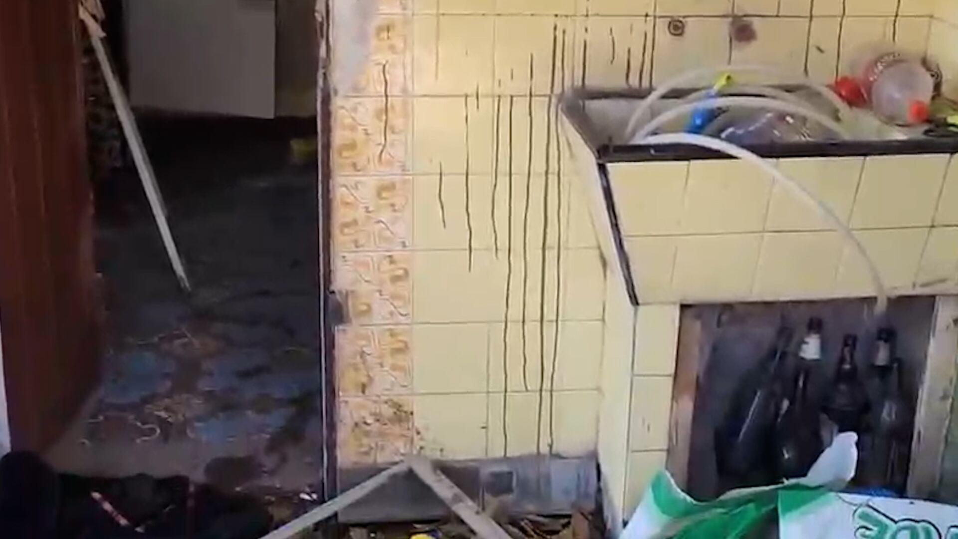 Una de las paredes con manchas registradas en la escena