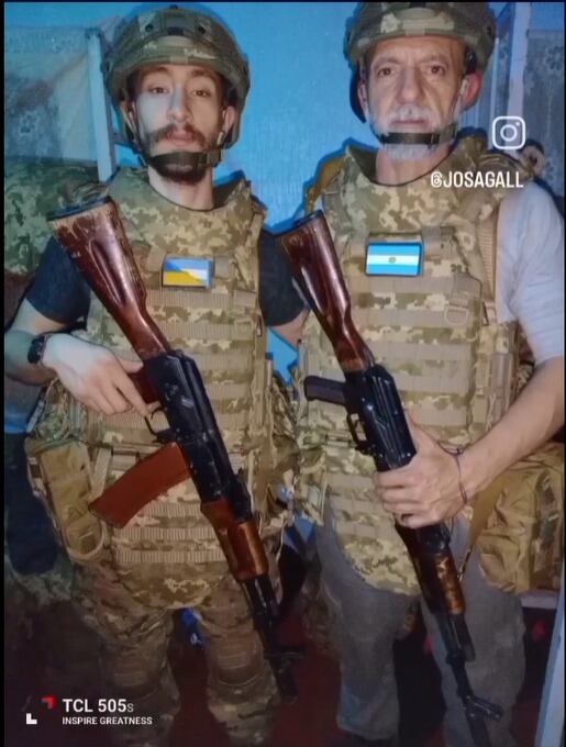 Ucrania y Argentina, unidos. Otra de las imágenes que compartieron ene sus redes los soldados