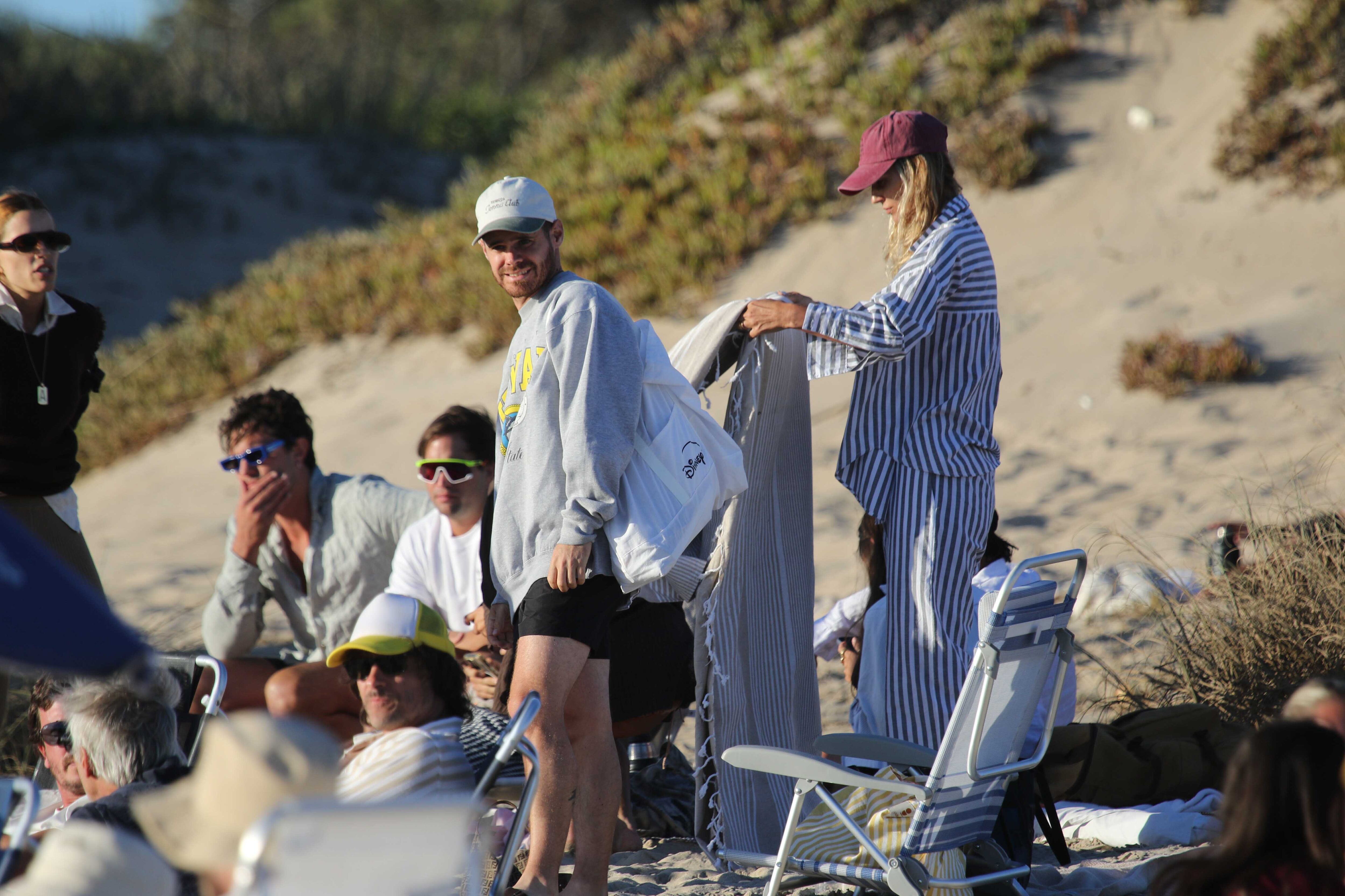 Gastón Soffritti y Nathalia Rodríguez: verano de amor y amigos en Punta del Este (RSFotos)