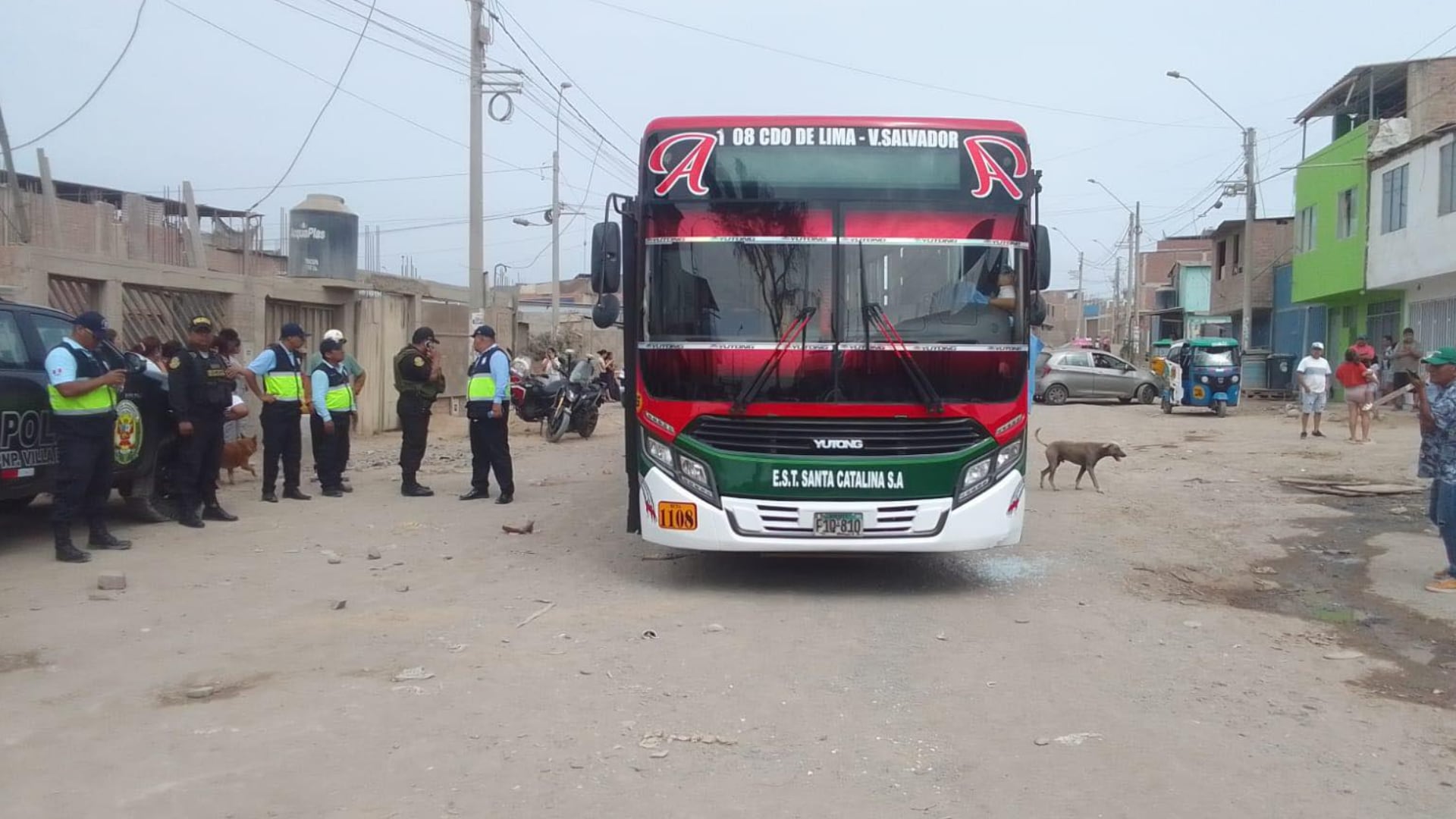 El crimen se registró en el paradero inicial de la ruta 23 cuando el chofer iniciaba su jornada laboral.