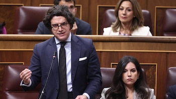 Figaredo (Vox) advierte de que los casos de corrupción están "cercando" a Sánchez y que éste acabará "entre rejas"