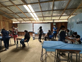 Cerca de 300 habitantes indígenas