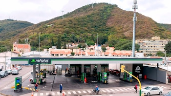 YPF inauguró en Salta la primera estación Refiplus del país