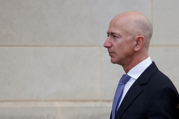 Jeff Bezos e convirtió en