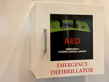 La muerte súbita tiene dos