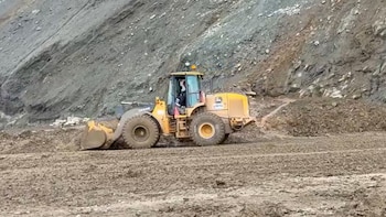 Los seis kilómetros comprendidos entre los kilómetros 725 y 731 presentan afectaciones que mantienen interrumpido el desplazamiento vehicular- - Créditos: Captura de pantalla de COER - Gobierno Regional de Arequipa.