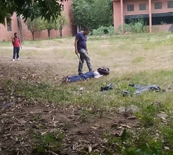Autoridades investigan el hecho para determinar cómo el hombre accedió armado a la institución y si la respuesta de los estudiantes se enmarca en la legítima defensa - crédito Clasificados Valledupar / Facebook