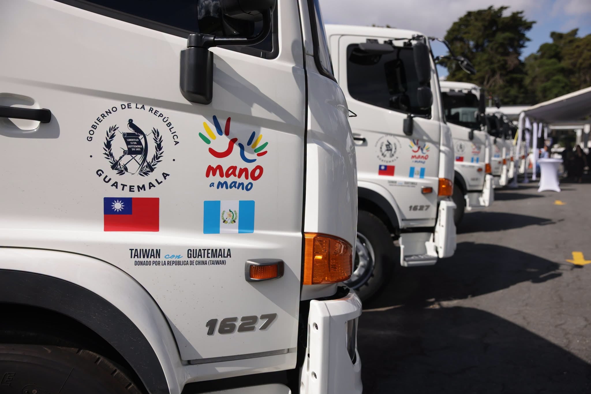 El Gobierno de Guatemala recibe 20 camiones de Taiwán para ampliar la logística de Mano a Mano