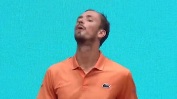 El repudiable gesto de una figura del tenis en el Masters 1000 de Madrid: discutió con el público y simuló escupirlos