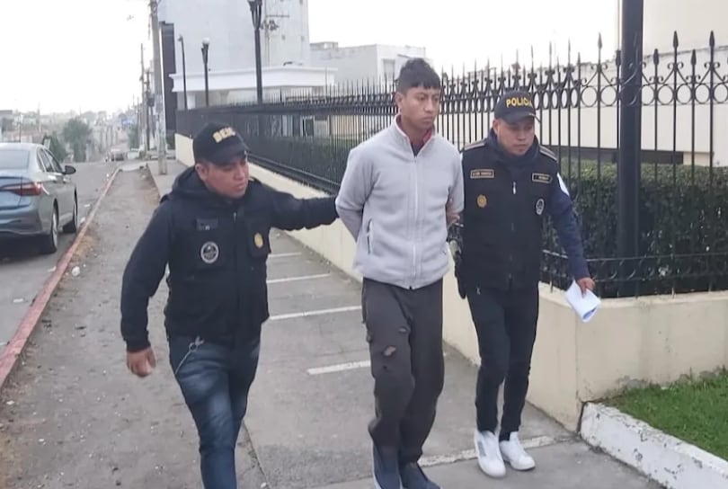 La investigación estableció que Martínez Marín apuñaló al niño dentro de una tienda de Llanos de la Cruz, en la zona seis de Quetzaltenango./ (PNC de Guatemala)
