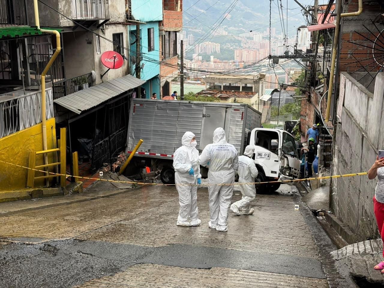 Tragedia en Medellín: un niño falleció luego de ser arrollado por un furgón