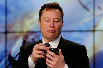 Musk está en contacto con