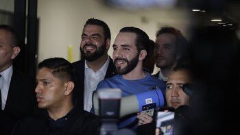 El Salvador, a la espera