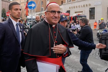 Chomalí llegando a la reunión