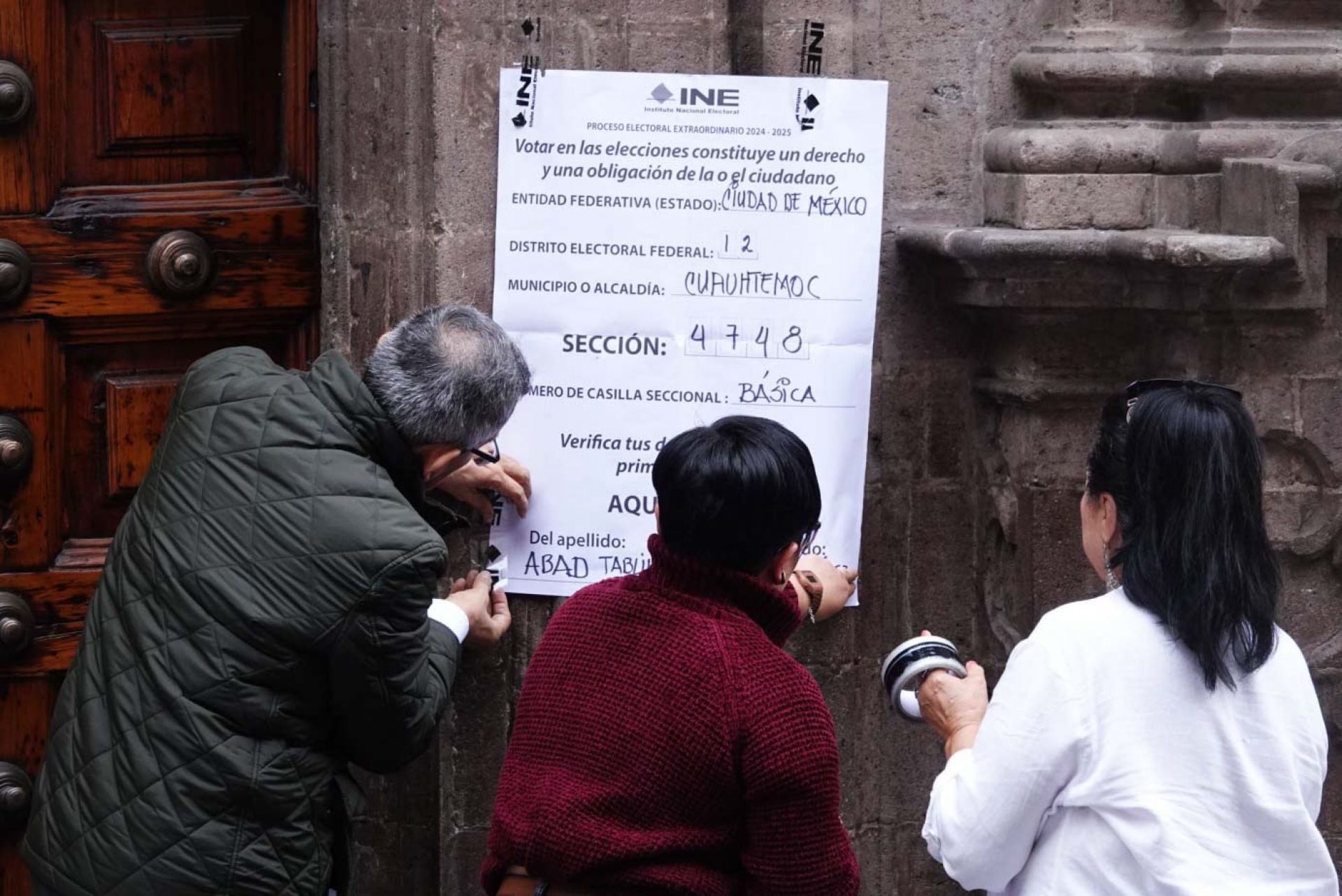 CIUDAD DE MÉXICO, 01JUNIO2025.- Personal del Instituto Nacional Electoral realizó la instalación de Casilla Básica para las elecciones al Nuevo Poder Judicial en el Museo de Arte de la Secretaría de Hacienda y Crédito Público, en la calle de Moneda en el Centro Histórico. FOTO: GRACIELA LÓPEZ/CUARTOSCURO.COM