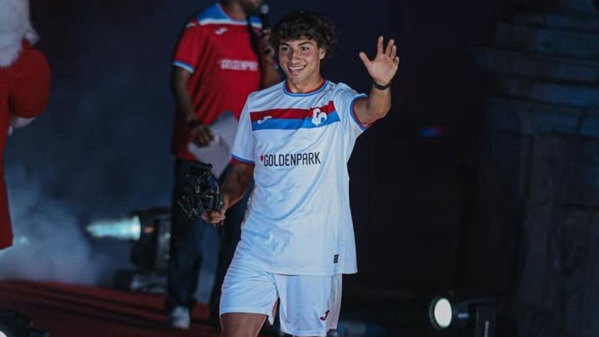 Bassco Soyer durante su noche de presentación con Gil Vicente. - Crédito: Difusión