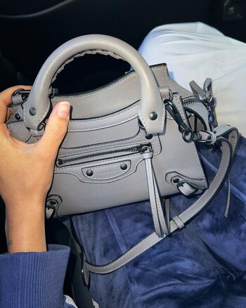 Una mini bag Balenciaga de