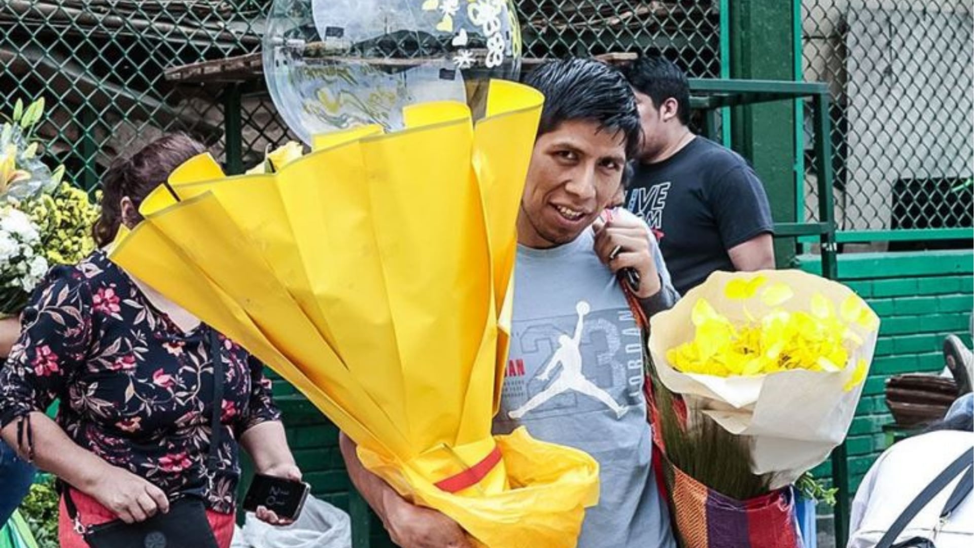 Se dispara la venta de flores amarillas a poco de celebrar el año nuevo 2025. (Foto: Andina)