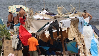 De la alerta en la frontera a la “tensión sanitaria”: la preocupación en Ceuta se centra ahora en la salud de migrantes y residentes