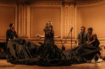 "La música te sorprende", dice