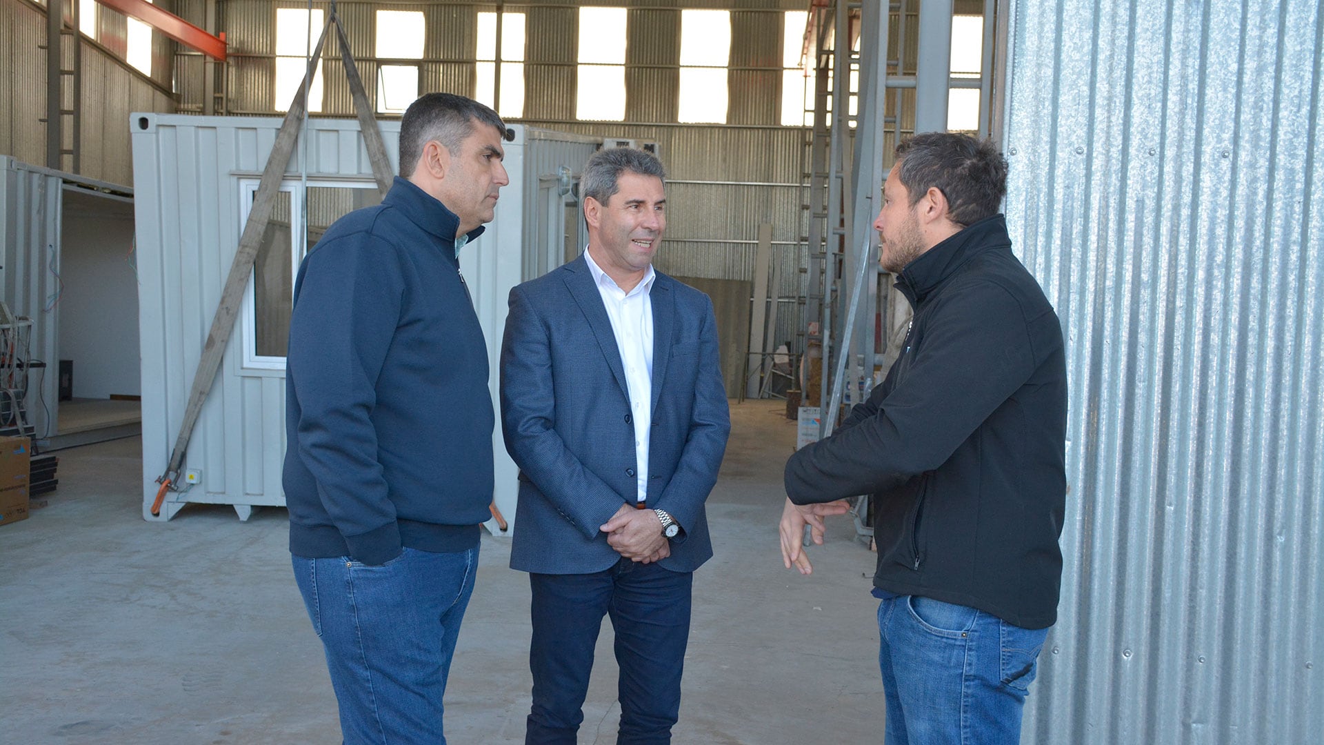Uñac recorrió algunas pymes con