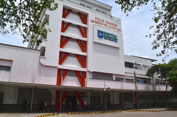 El menor permanece estable y