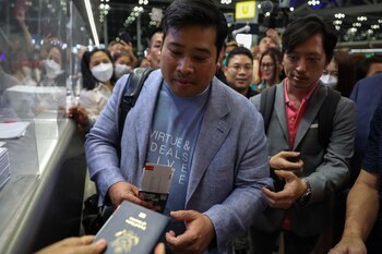 Vacharaesorn Vivacharawongse en su llegada