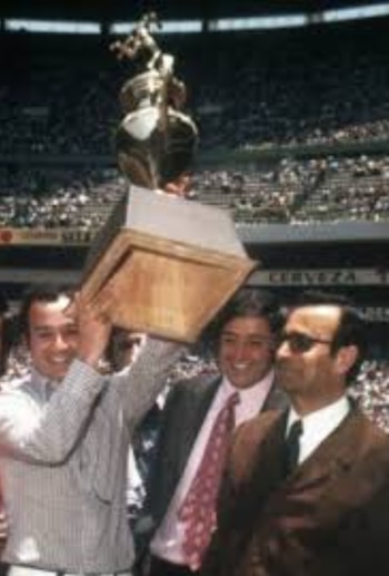 Tras conocerse su fallecimiento, aficionados recuerdan los éxitos deportivos que consiguió la institución durante su administración.