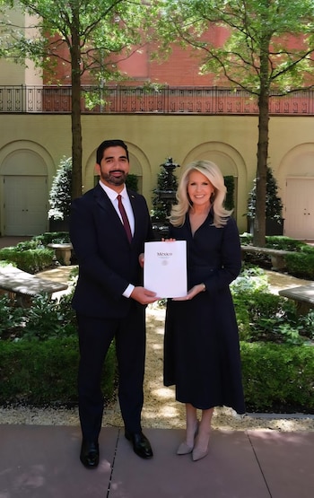 El diplomático informa que el trámite se realizó ante Monica Crowley, jefa de protocolo del Departamento de Estado