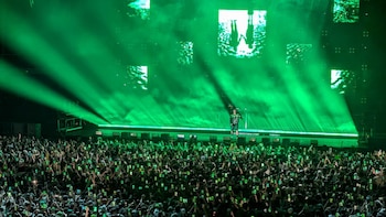 Feid tiñe de verde el Movistar Arena de Madrid con su 'Falxo Tour'