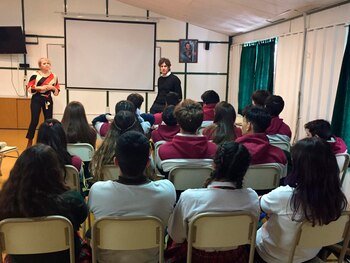 Lousteau habló con estudiantes de quinto y sexto año de un secundario fueguino