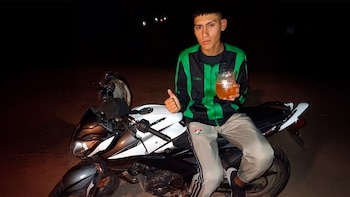 Viola robó y chocó el