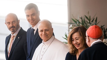 Sánchez agradece al Papa su visita y su "mensaje de paz, diálogo y solidaridad con quienes más lo necesitan"