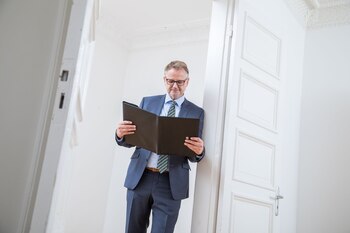 Para casa empleo se requiere