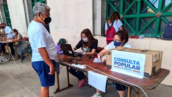 Consulta-popular-venezolanos-en-el-mundo-buenos-aires